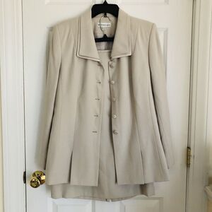 DRESS BARN 2 PC LIGHT GRAY SKIRT & SUIT JACKET SIZE 14 Double Neck, Full lined